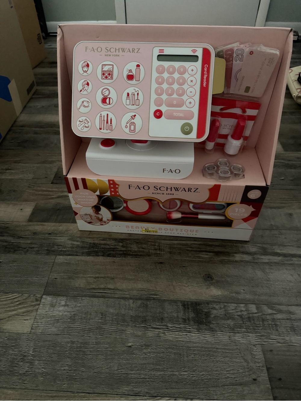 FAO Schwarz Beauty Boutique Pretend Shop Register 19 Piece Play Set